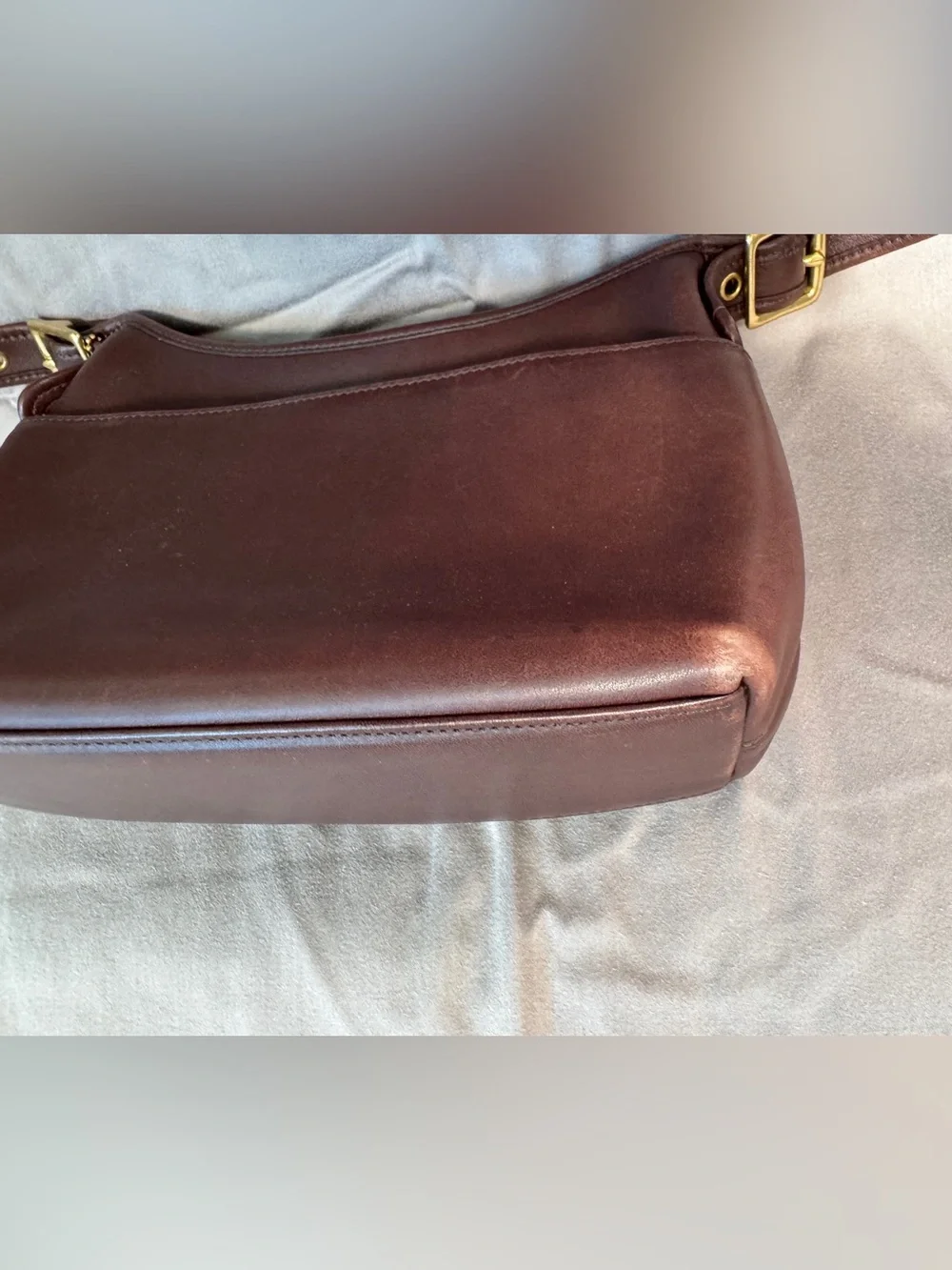 Coach Vintage 9136 Legacy Brown Leather Zip Crossbody with Gold Hardware